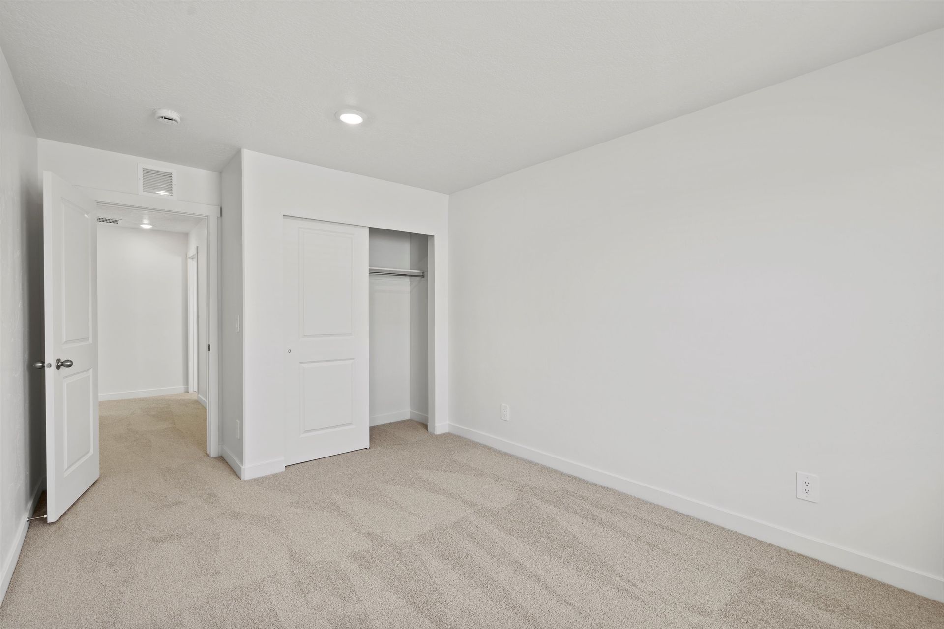 SLC_Willow_#4281_Bedroom_B_953-N-200-East-Santaquin-UT.jpg