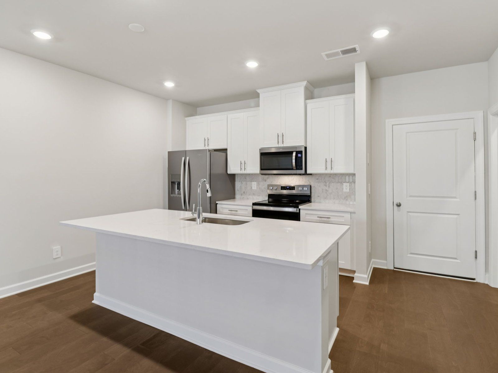 124 UTILITY LN #D (Lancaster)