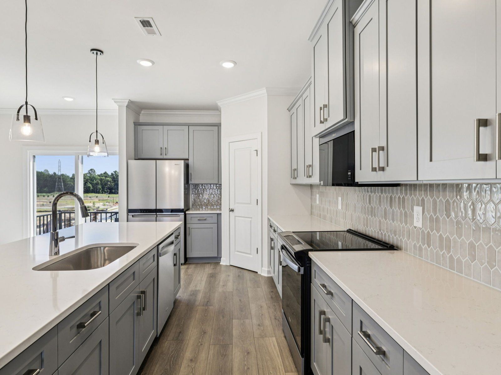 The functional kitchen makes weekly meal-prep much easier.