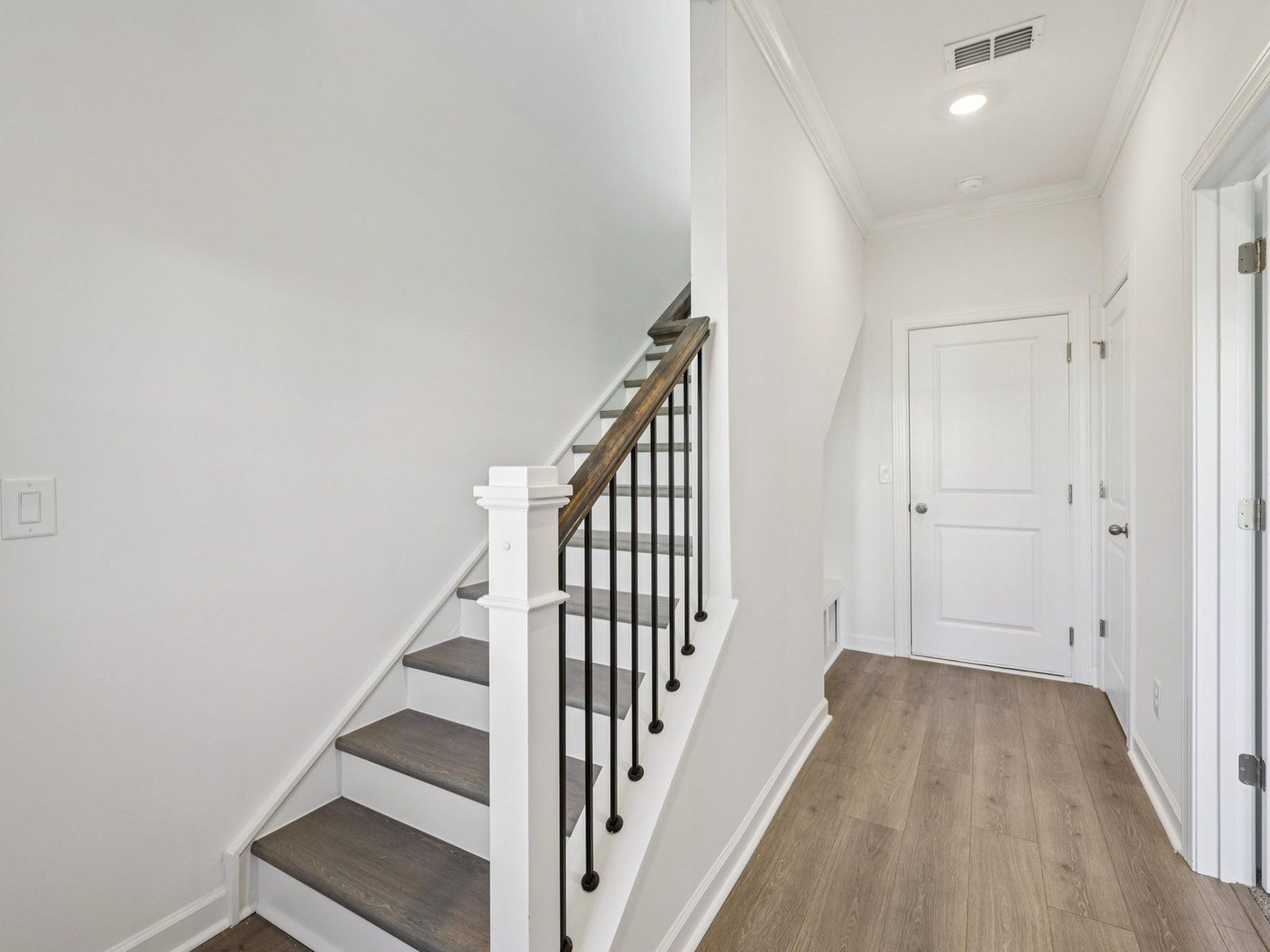 Step inside the 4-bed, 3.5-bath Somerset floorplan.