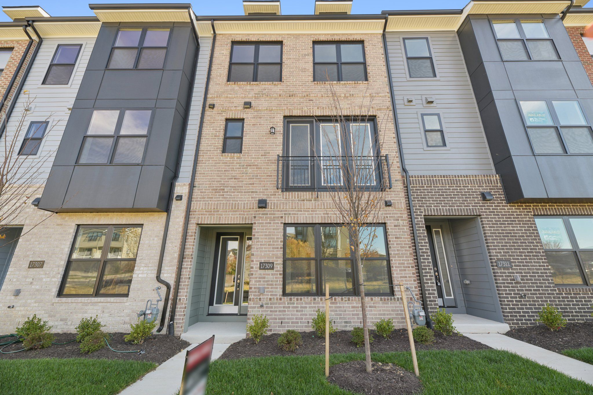 17309 HARDISTY WAY (The Gramercy)