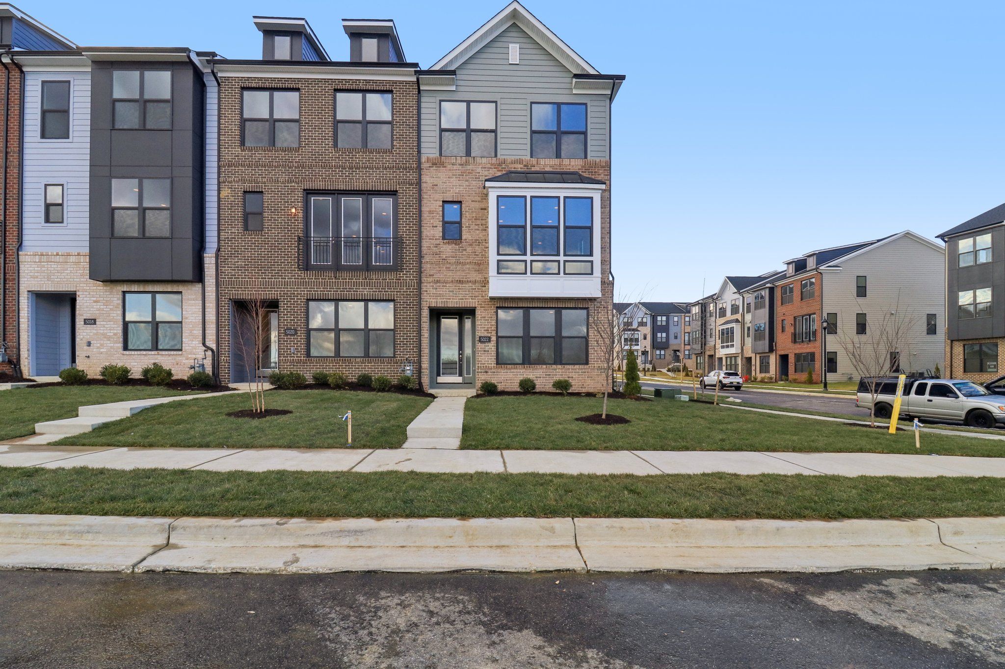 5022 HENRY KING WAY (The Greenwich)