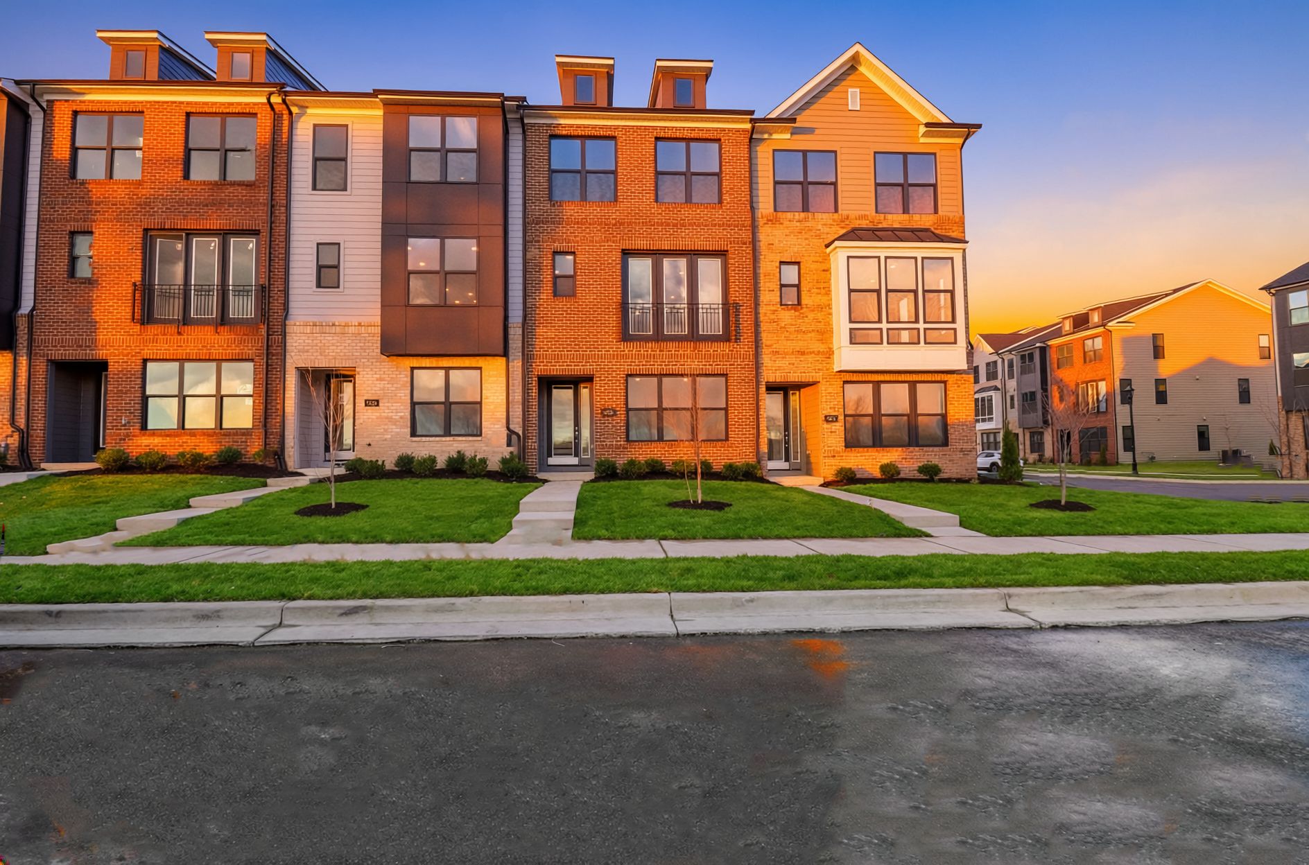 5020 HENRY KING WAY (The Greenwich)