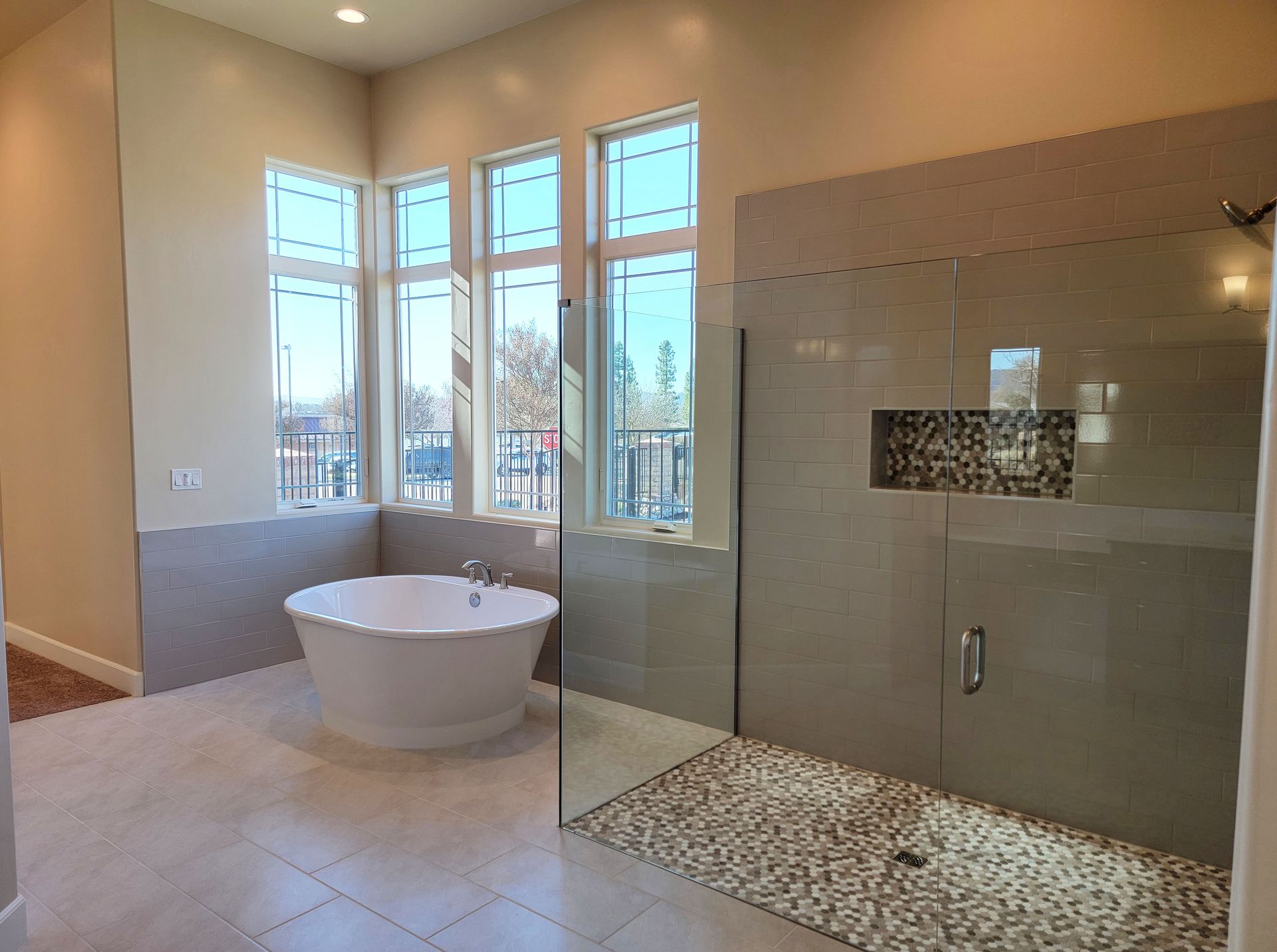 Photo shows different floor plan from same community