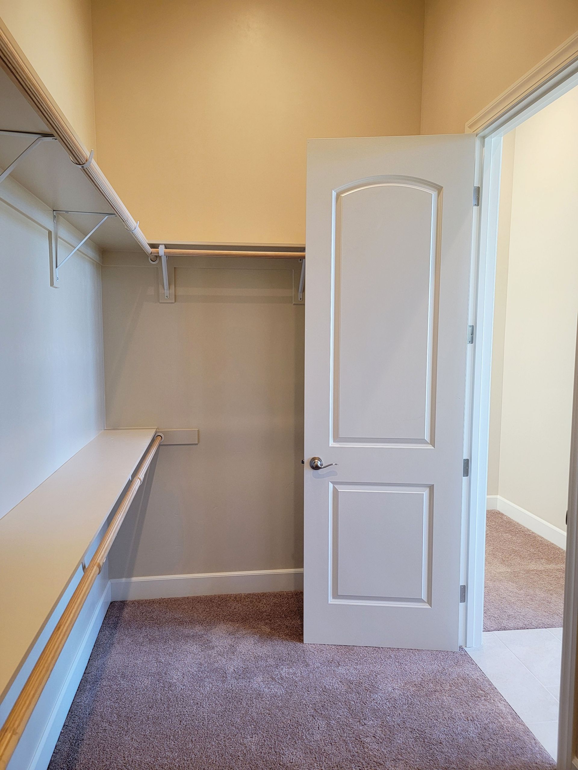 Photo shows different floor plan from same community