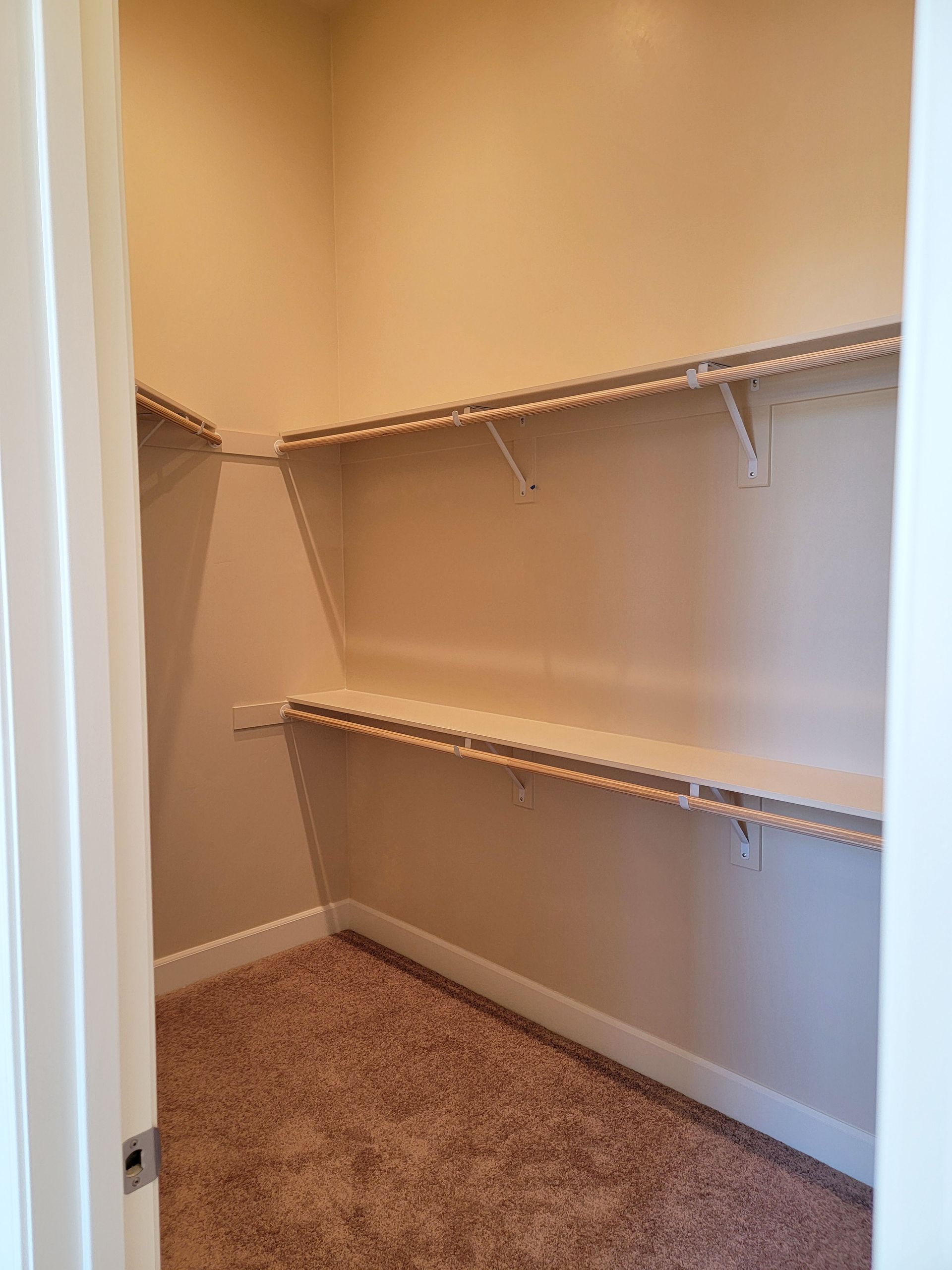 Photo shows different floor plan from same community