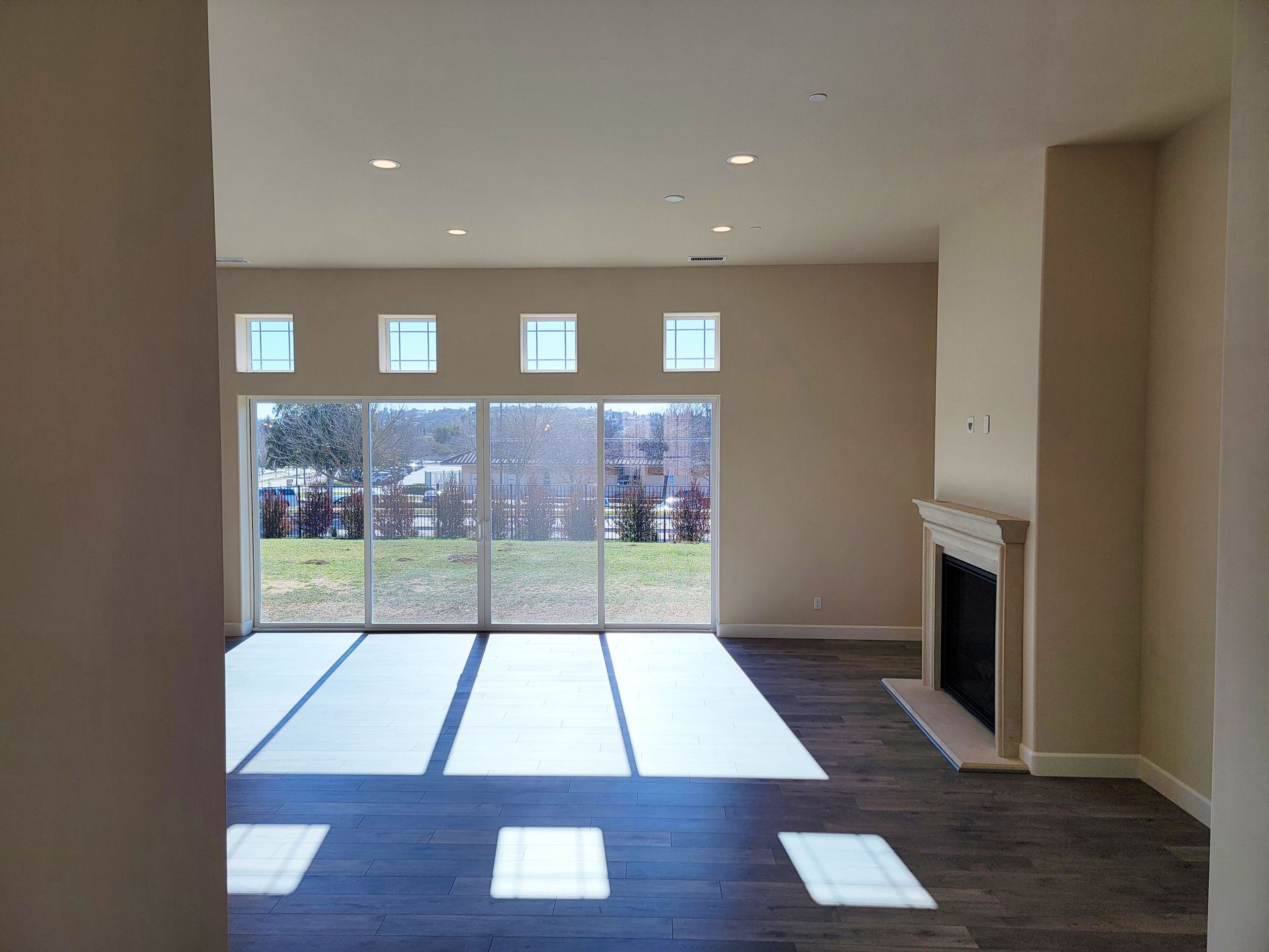 Photo shows different floor plan from same community