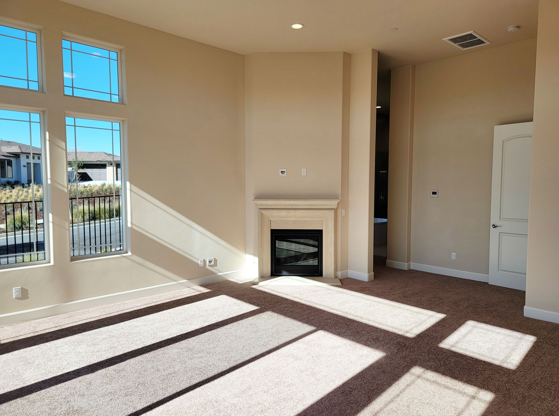 Photo shows different floor plan from same community
