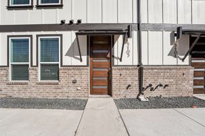 200 W 56th St  5103 (Congress)