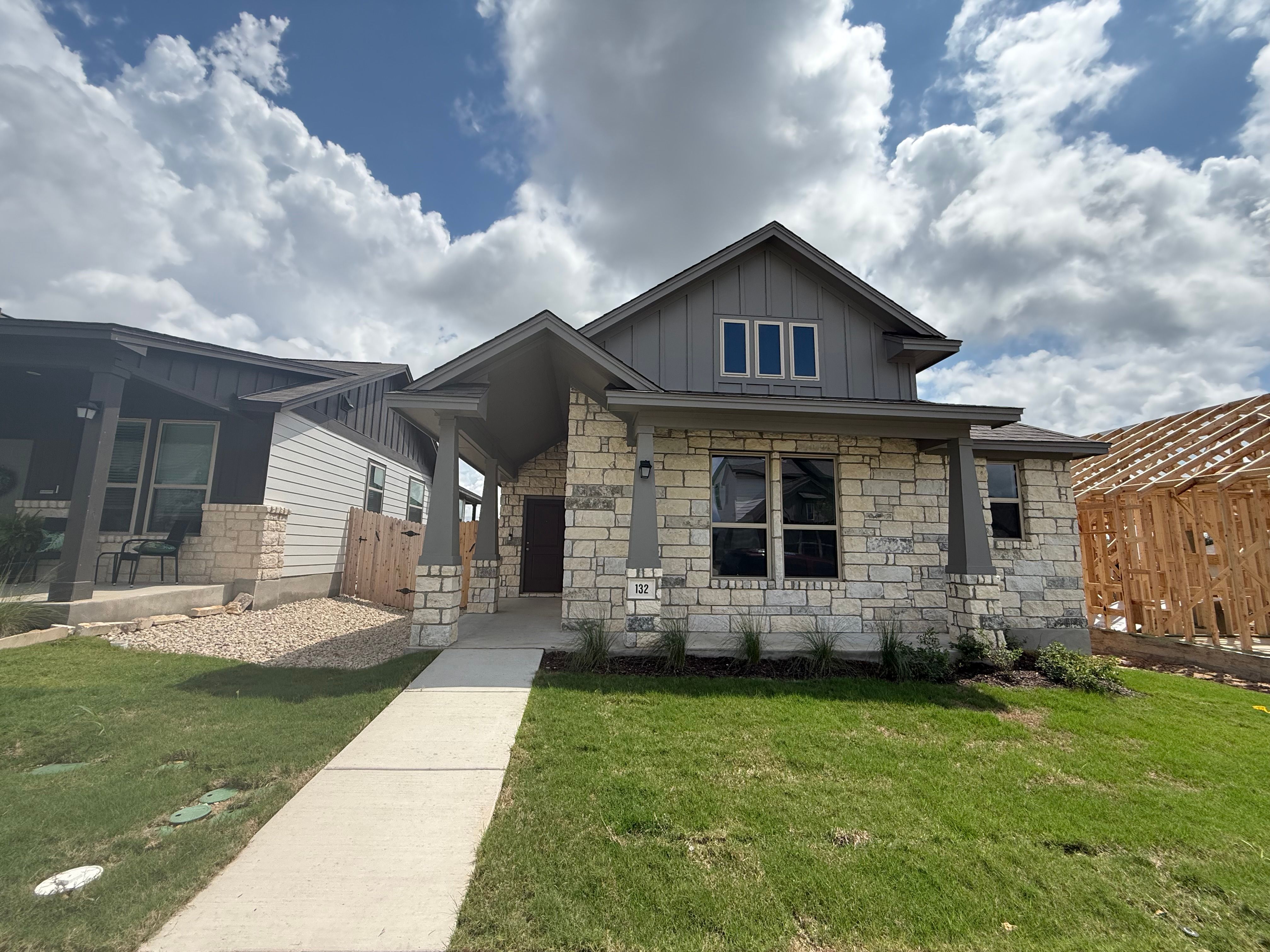 132 Tenny Lane (Scarlet)