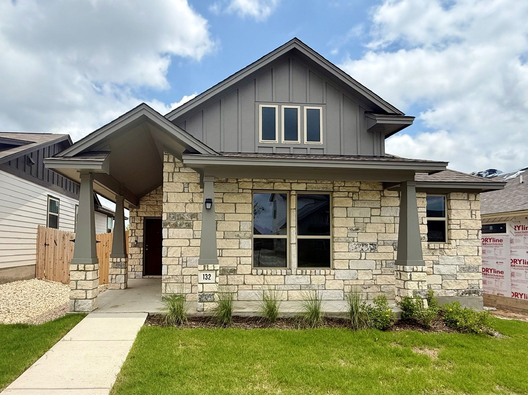 132 Tenny Lane (Scarlet)