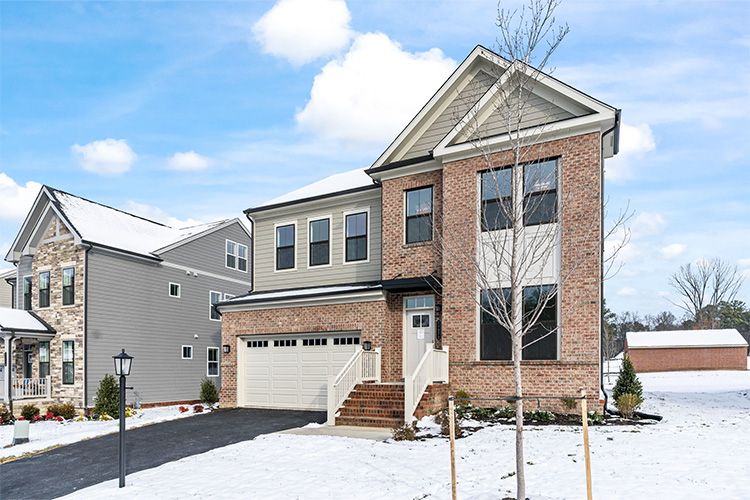 Crosby - Sadler Square: Glen Allen, Virginia - Miller and Smith