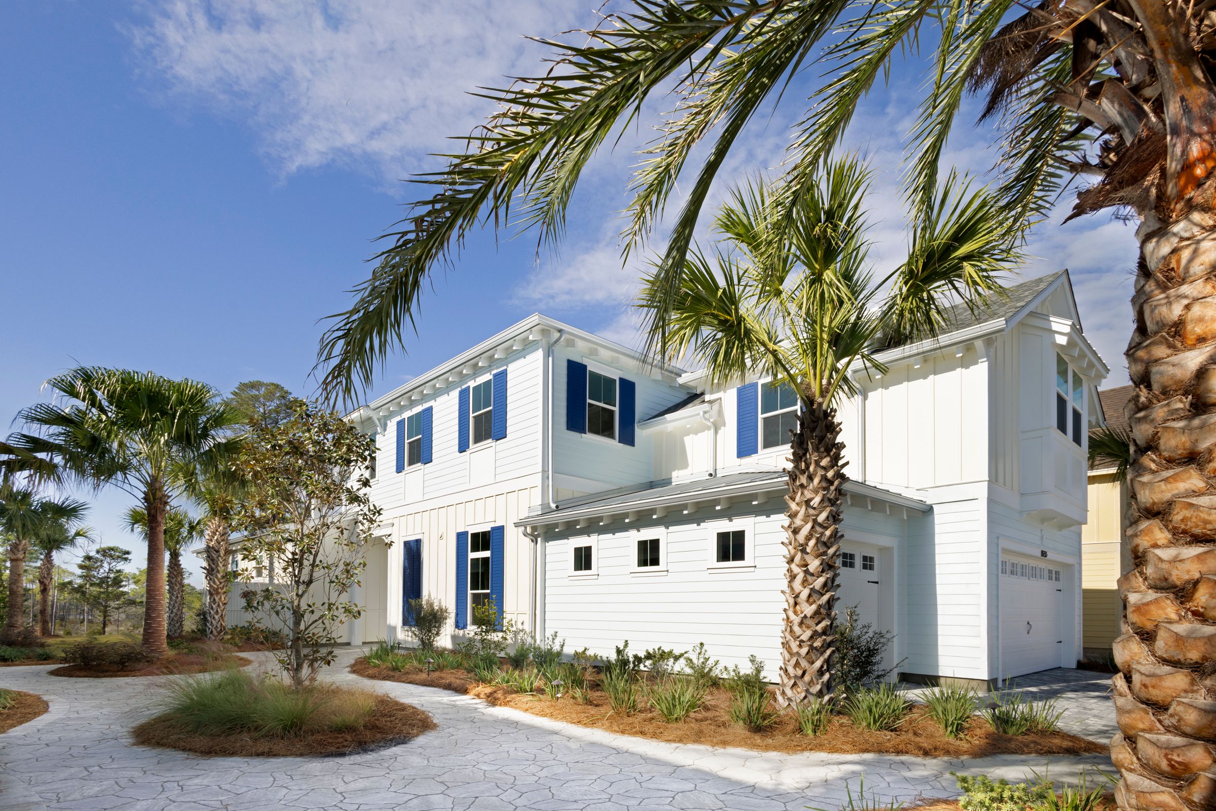 Grand Mainsail Exterior