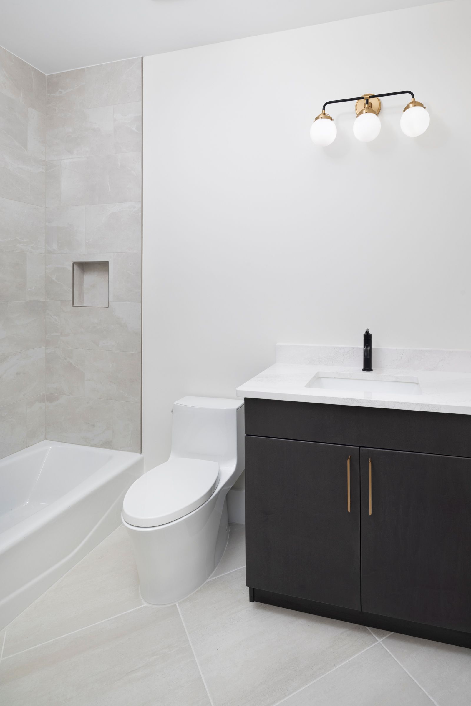 Grand Spinnaker Ensuite Bath 1
