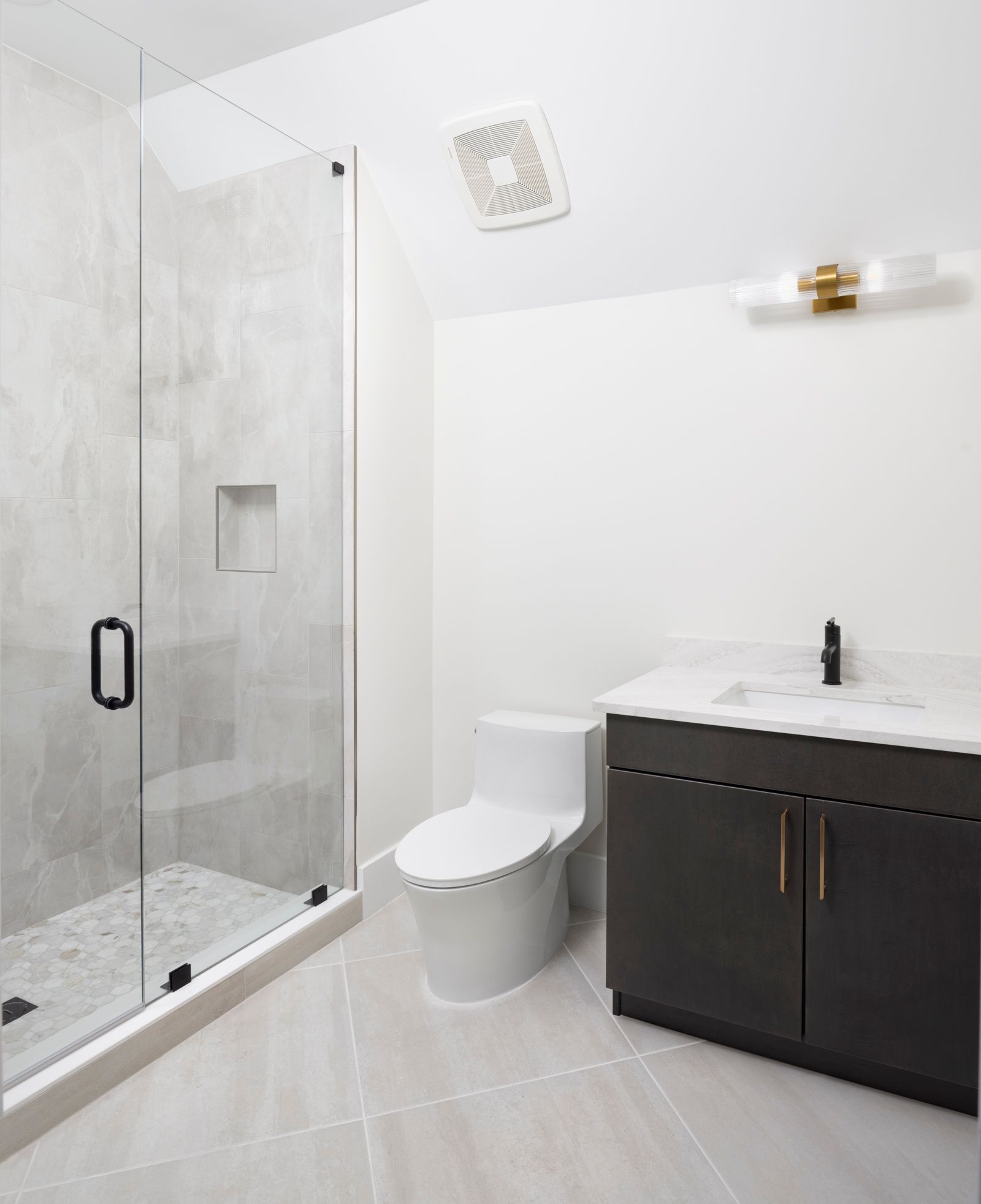 Grand Spinnaker Ensuite Bath 2