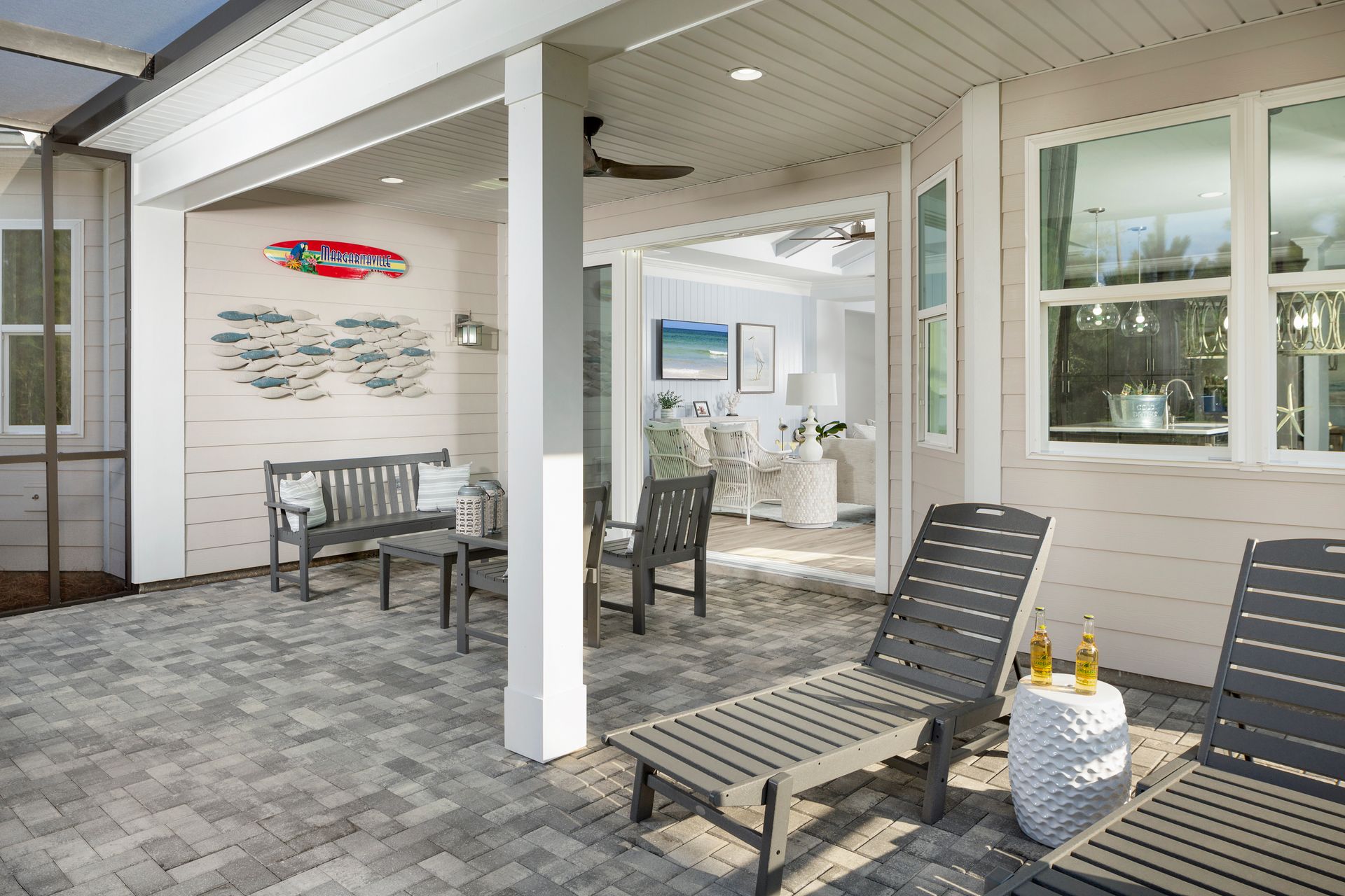Parrot Lanai