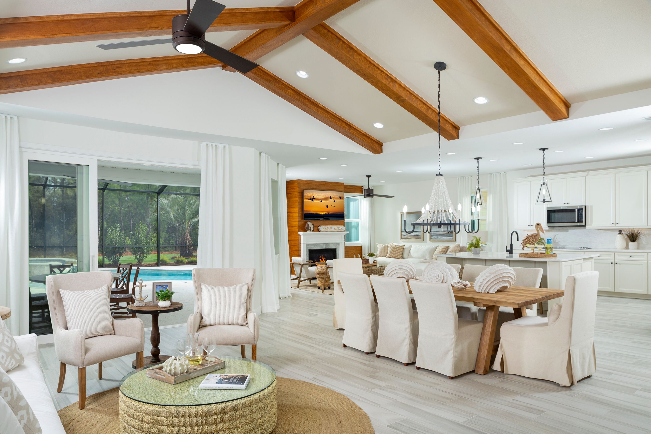 Trinidad Bay Living/Dining Area