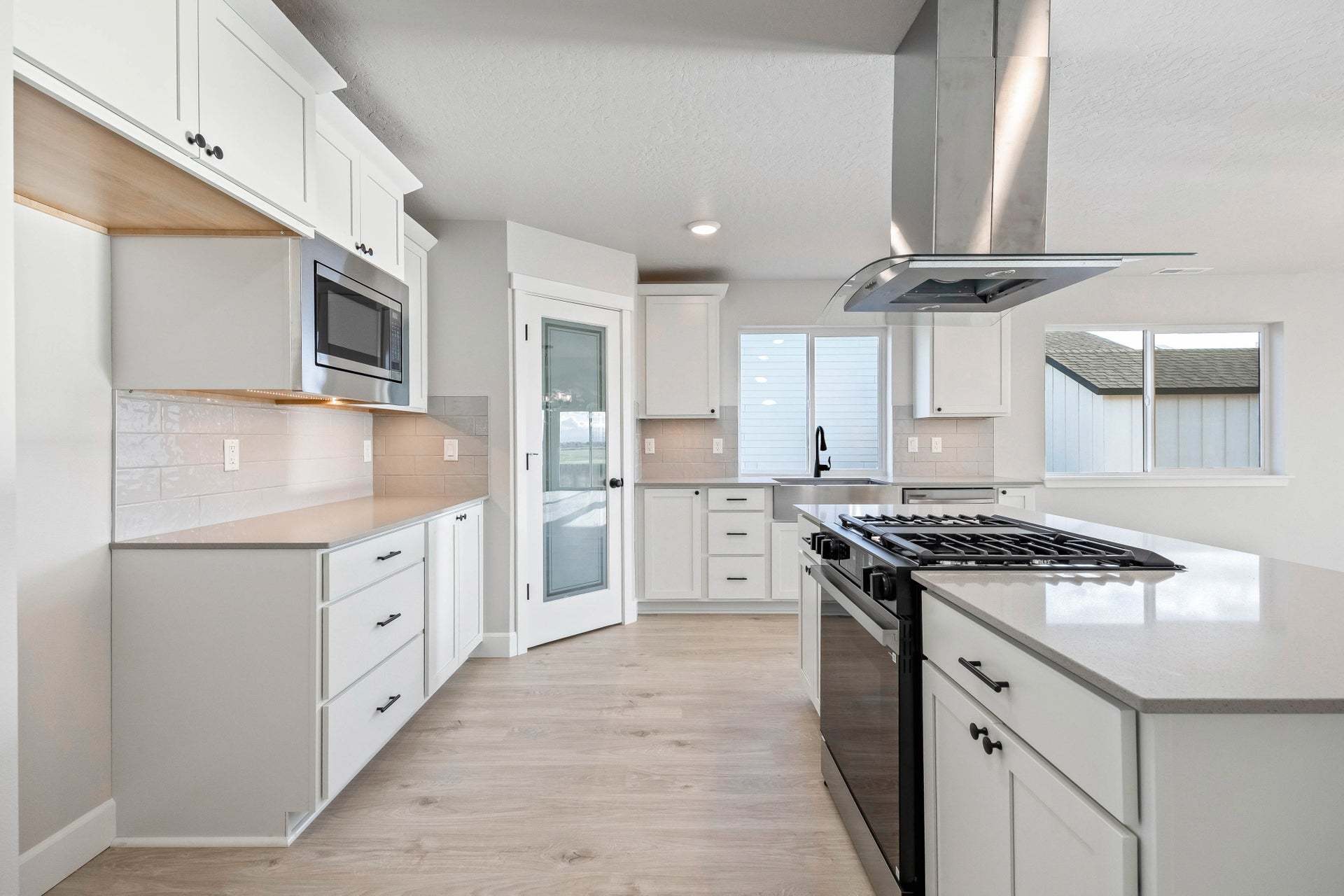 Charity Kitchen with Frosted Glass Pantry Door