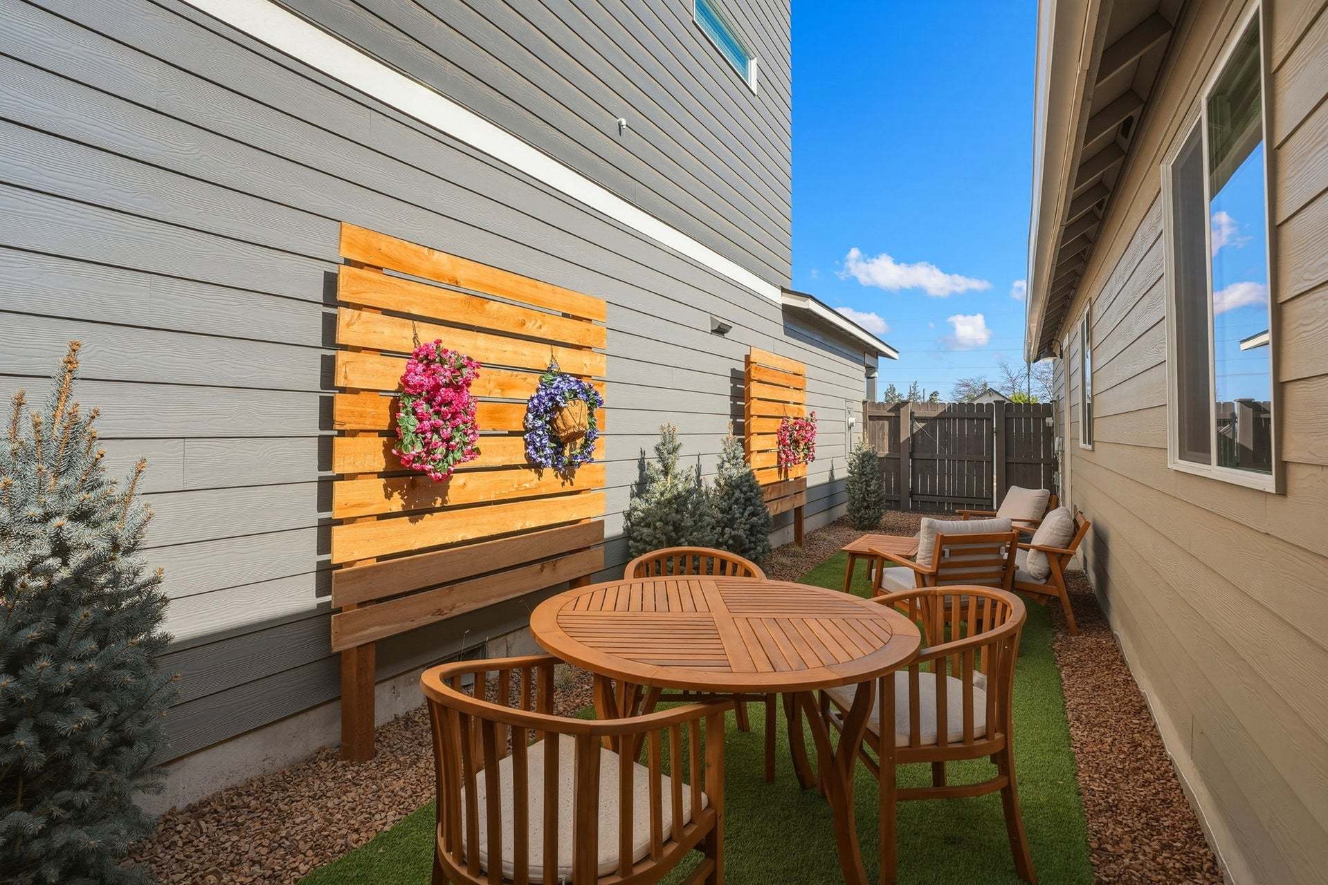 Astoria Courtyard