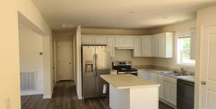 Mountain Brook Homes por Mountain Brook Homes en Asheville North Carolina