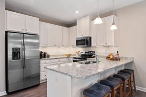 1039 Clendening Dr (Roxbury)