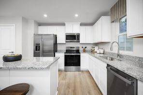 6123 Leonardo Run (Pine)