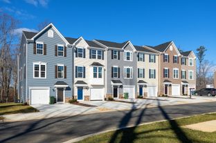 Courthouse Commons Townhomes por Ryan Homes en Washington Virginia