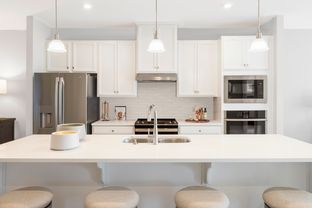 Tanyard Shores 55+ Villas por Ryan Homes en Baltimore Maryland