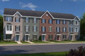 106 SUMMIT POINT BLVD (Strauss Attic)