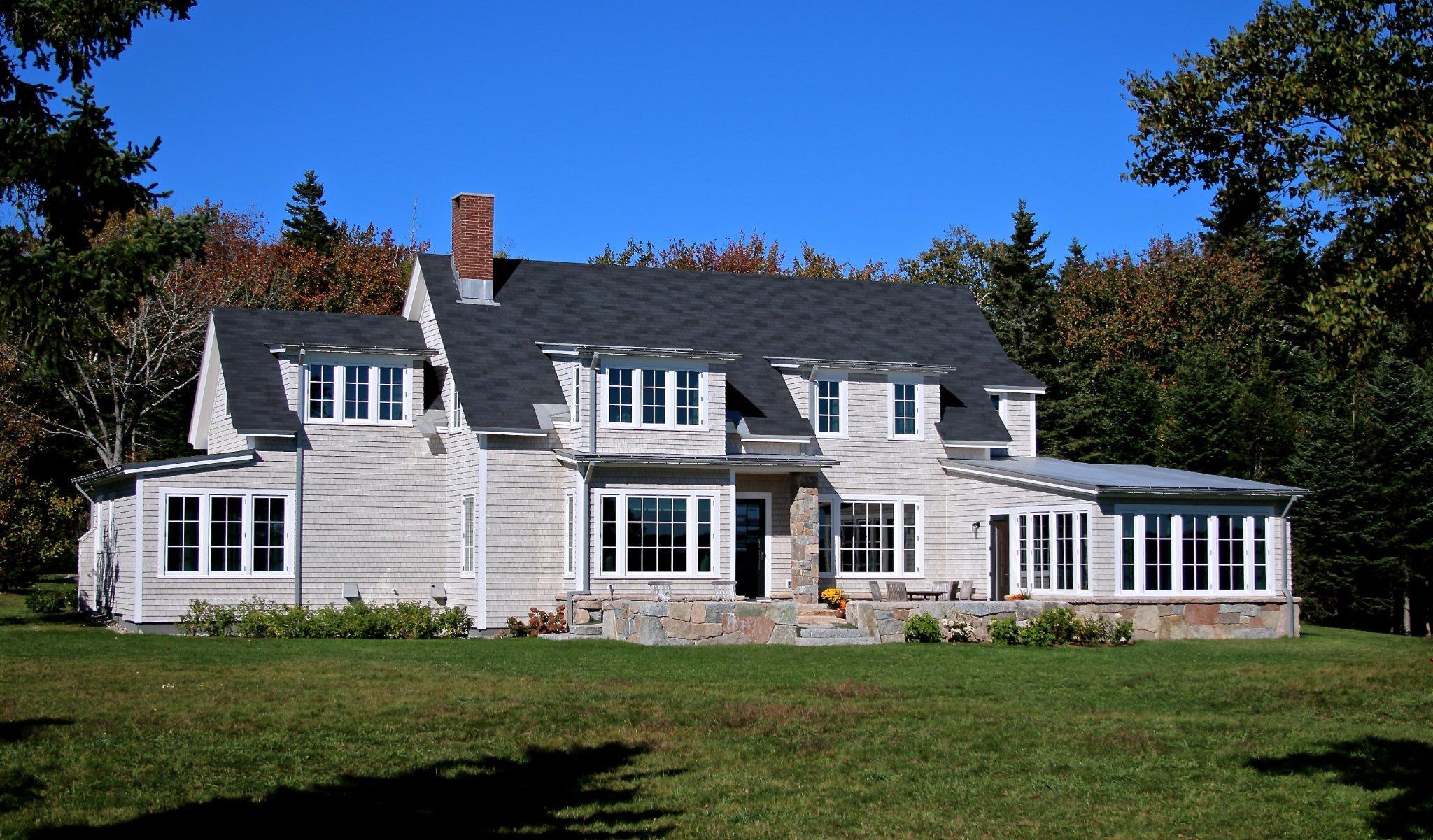 Nate Holyoke Builders por Nate Holyoke Builders en Bangor Maine