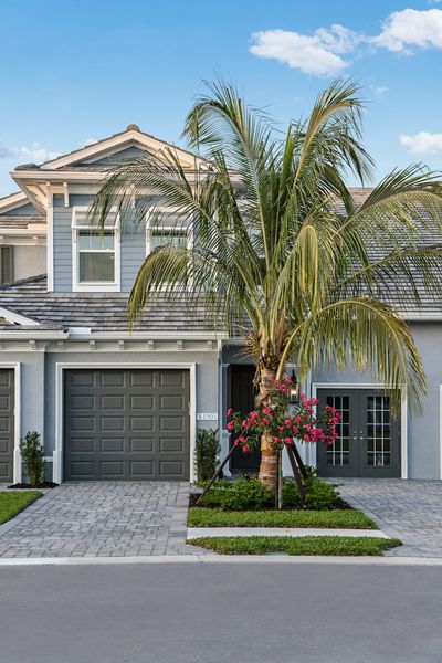 2646 Seychelles Circle. Naples, FL 34112