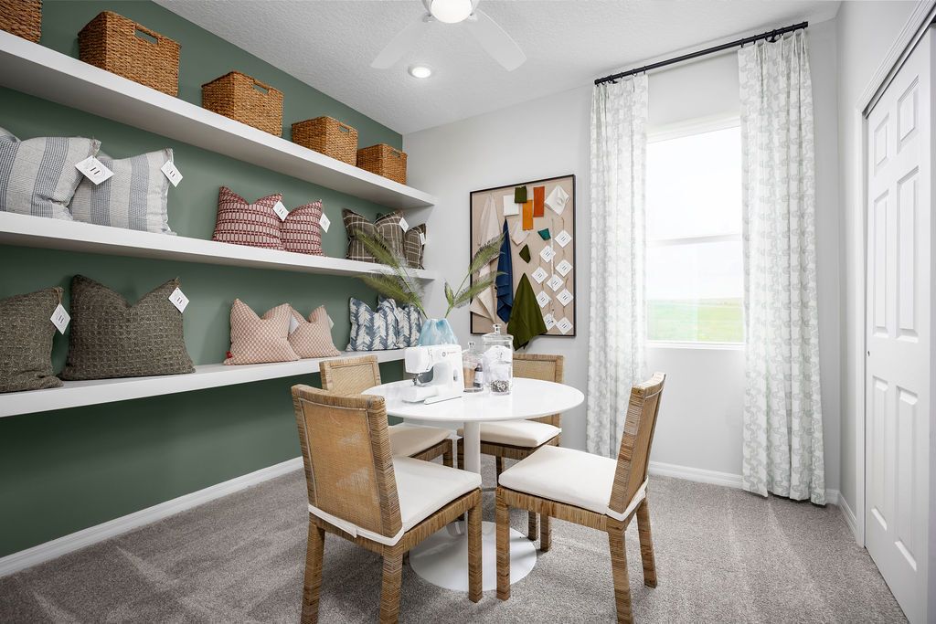 6725 Roderick Way. Howey In The Hills, FL 34737