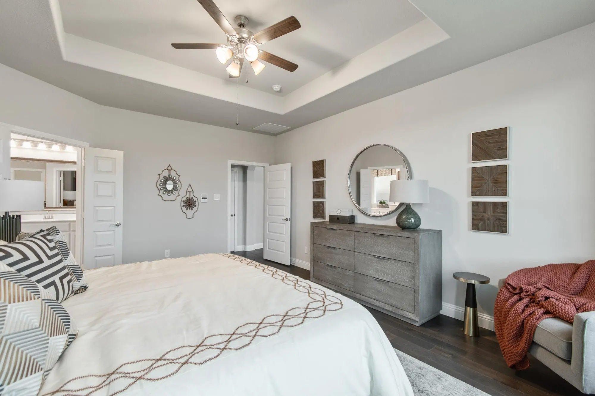 Concept 3135 - Abe's Landing: Granbury, Texas - Risewell Homes