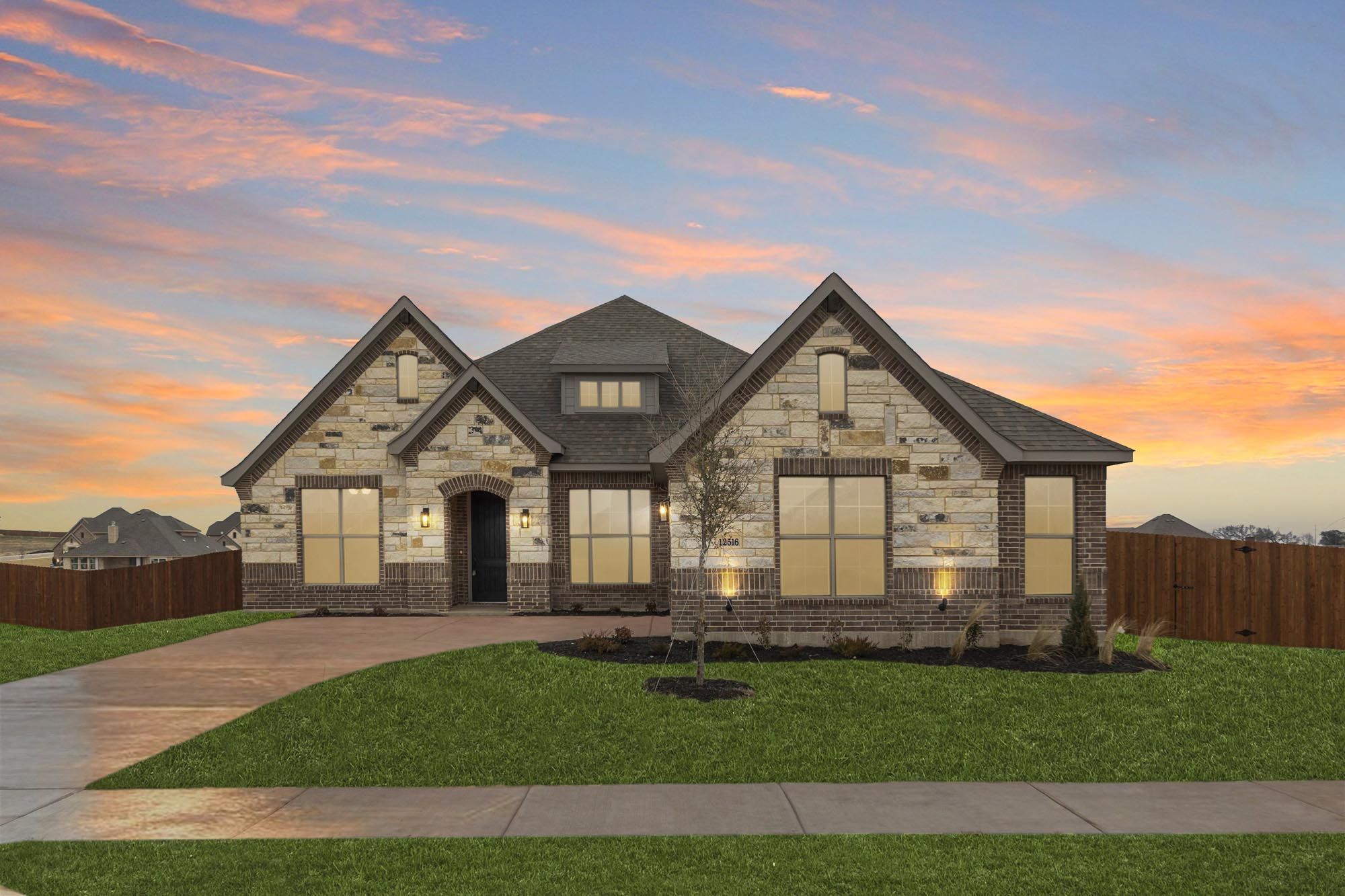 Concept 2370 - Lovers Landing: Forney, Texas - Risewell Homes