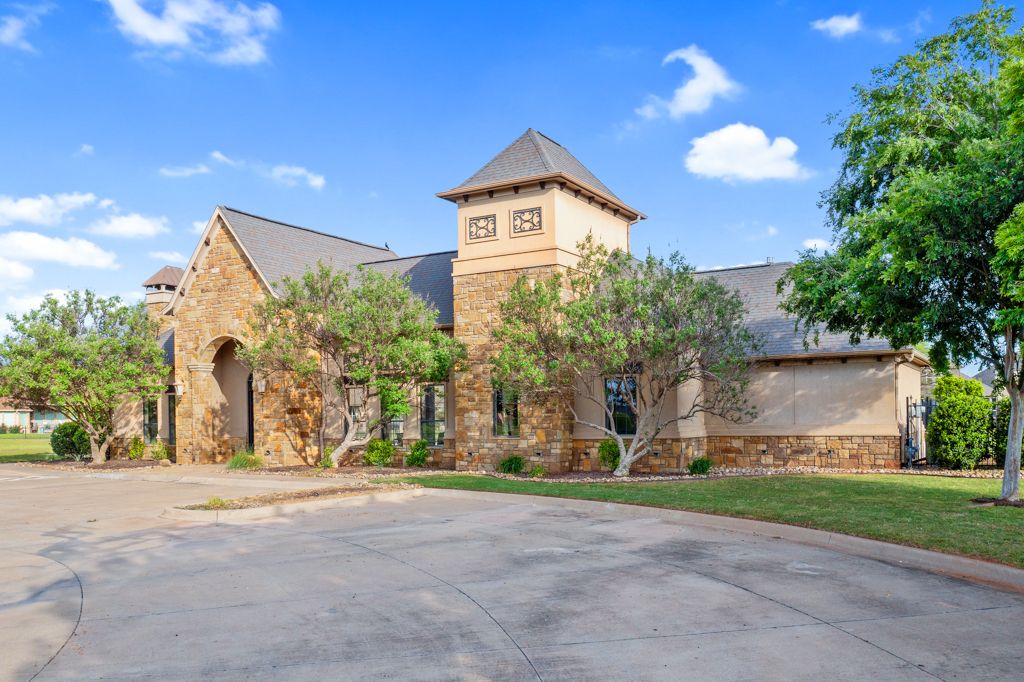 casa en Abe's Landing por Risewell Homes