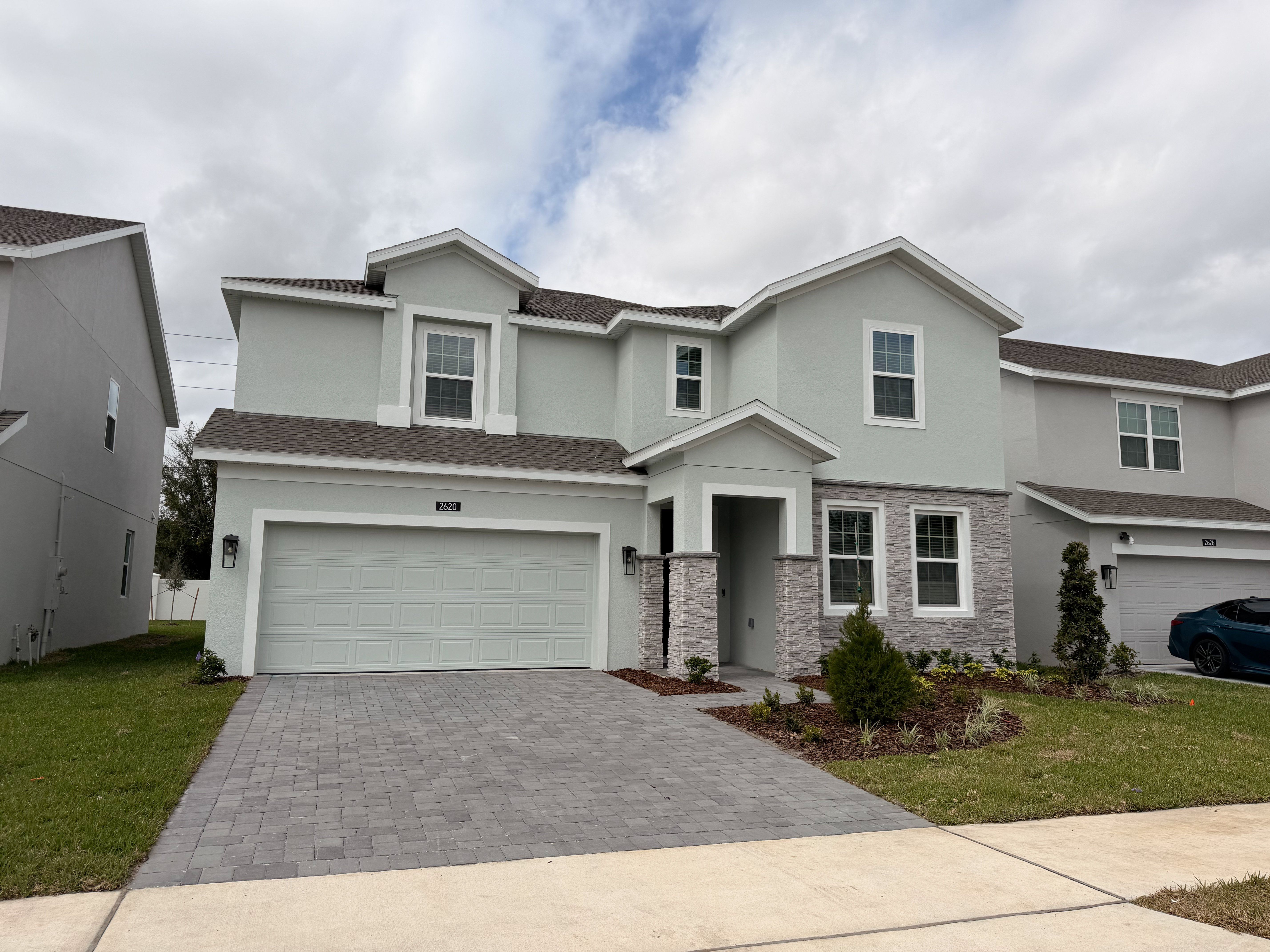 Harrell Oaks por Risewell Homes en Orlando Florida
