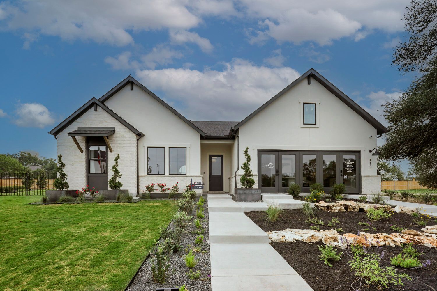 242 Sycamore Pines Lane. Buda, TX 78610