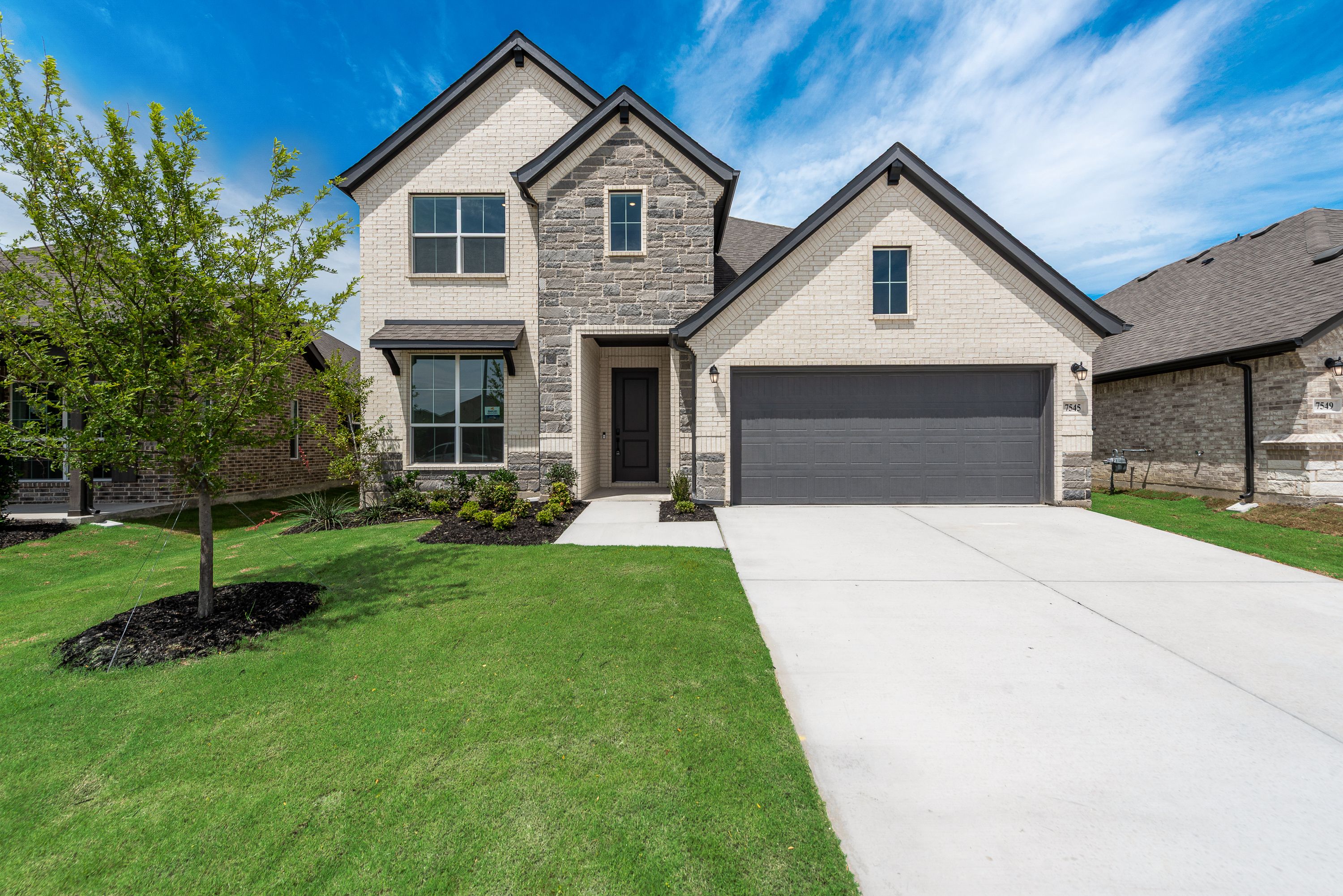 Concept 2492 - Meadow Park at The Meadows: Ponder, Texas - Risewell Homes