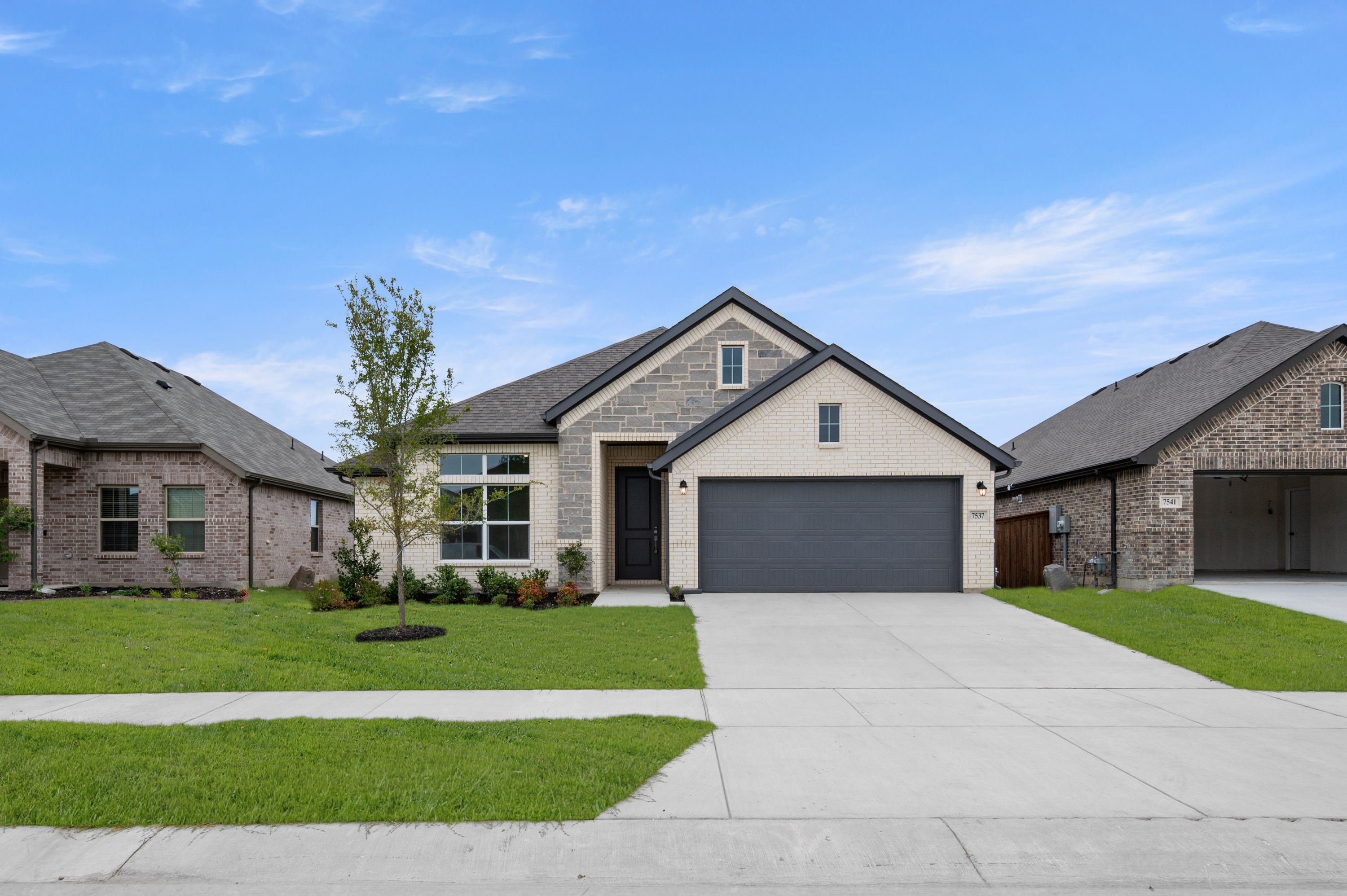 Concept 1455 - Meadow Park at The Meadows: Ponder, Texas - Risewell Homes