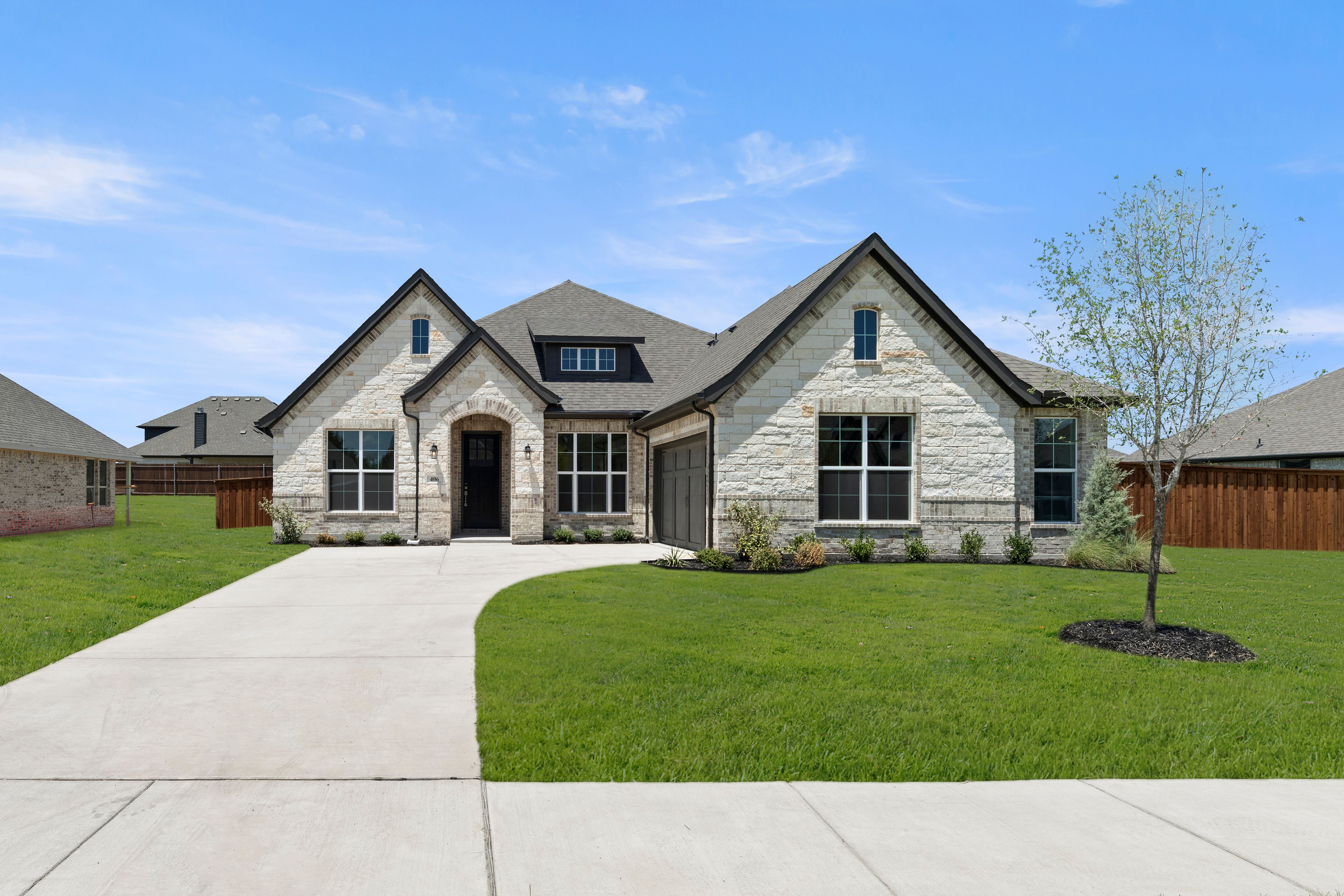 Concept 2370 - Lovers Landing: Forney, Texas - Risewell Homes