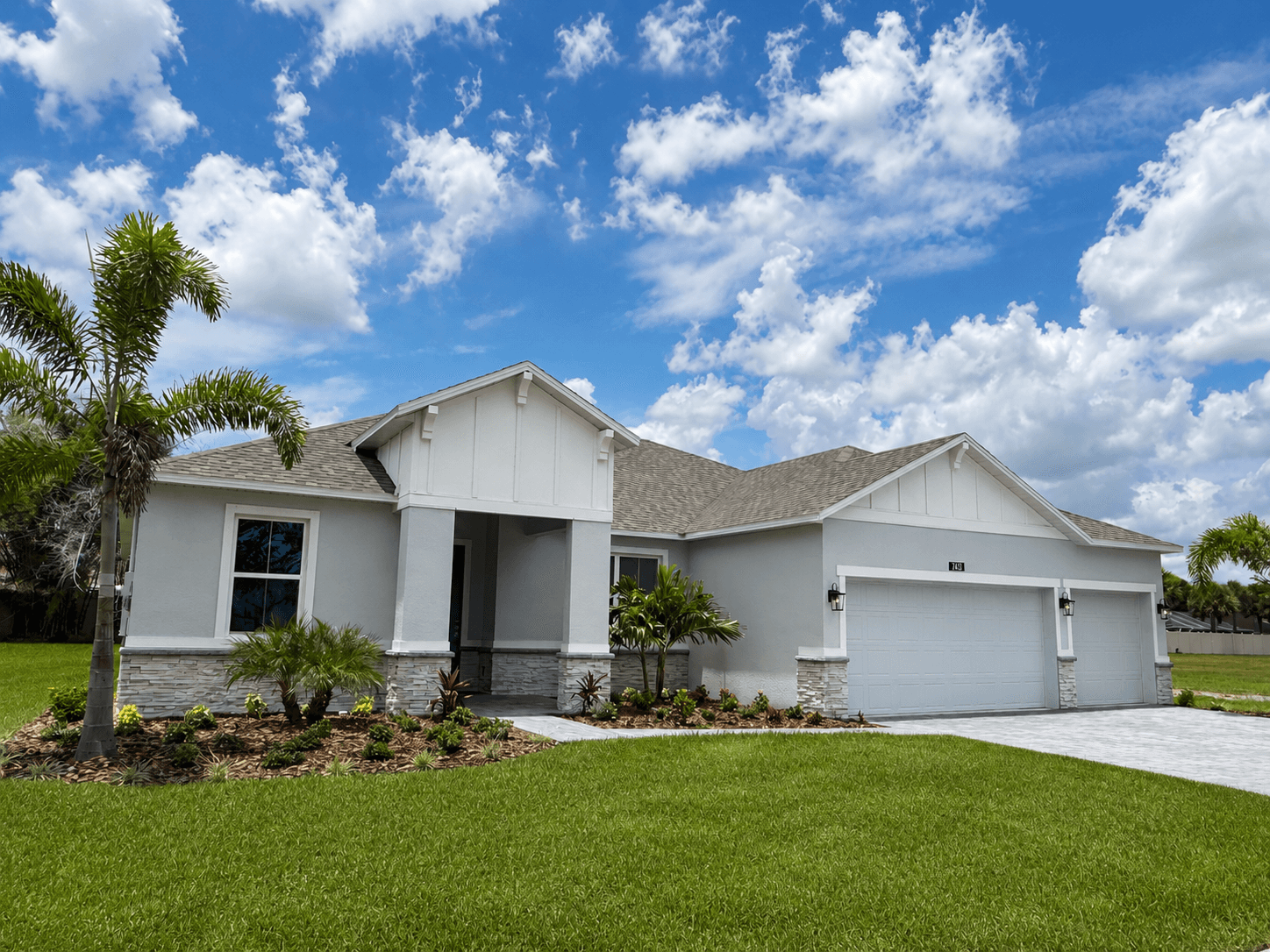 Country Club Estates por Risewell Homes en Melbourne Florida