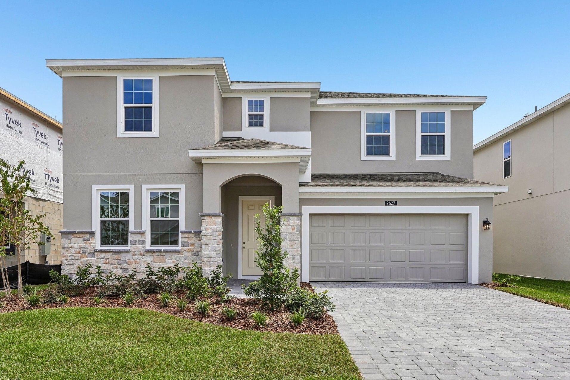 Harrell Oaks por Risewell Homes en Orlando Florida