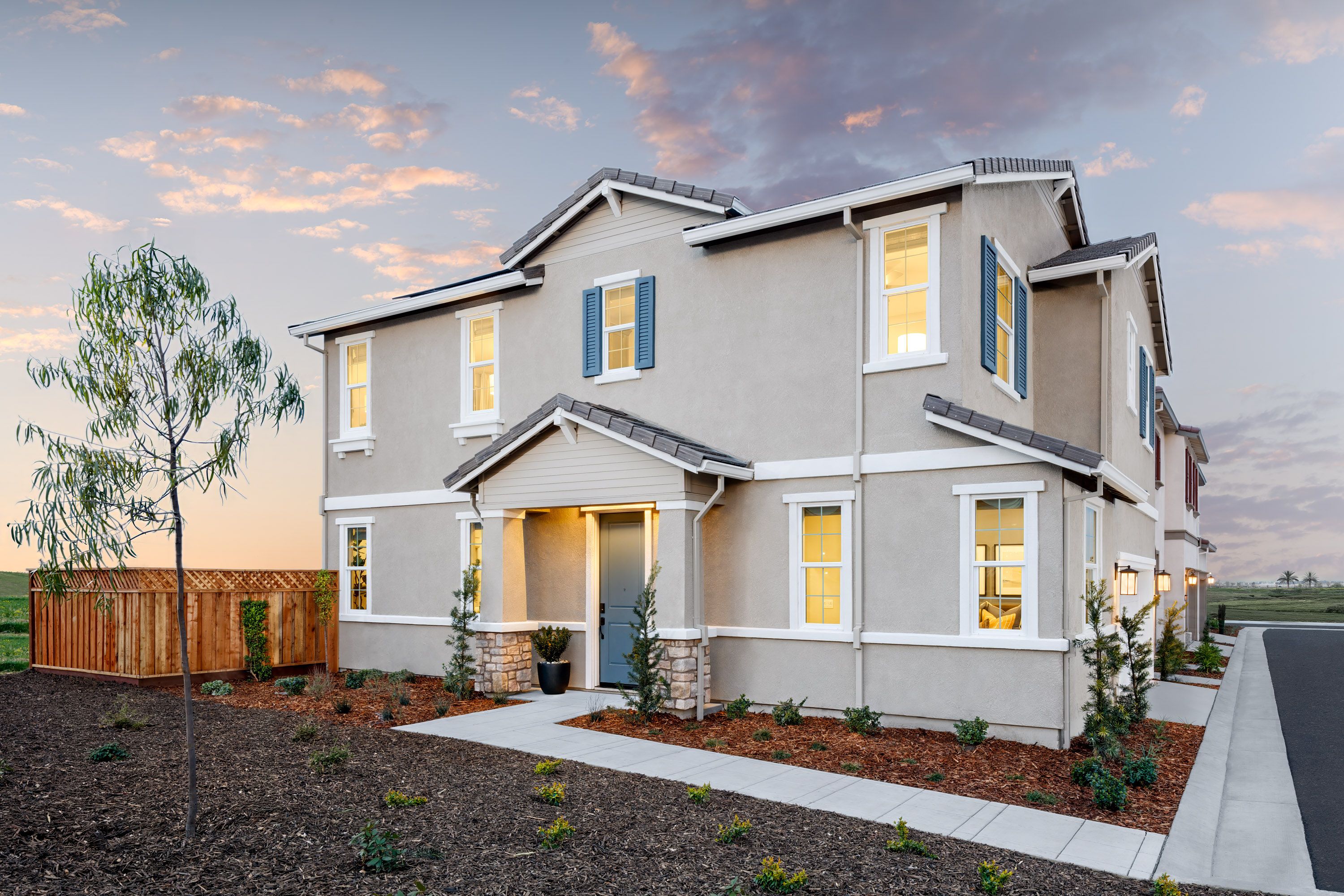 casa en The Artisan Collection at Crestview at Mountain House por Risewell Homes