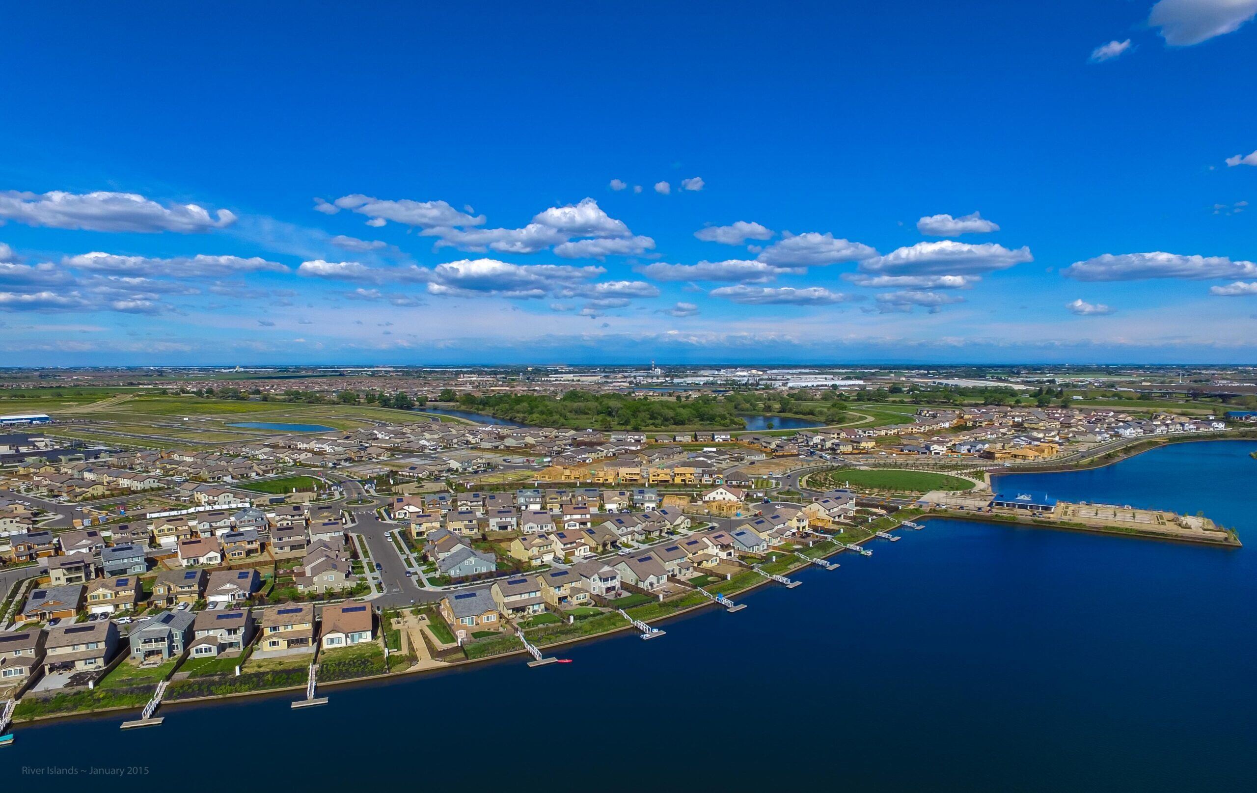 casa en Bridgeway at River Islands por Risewell Homes