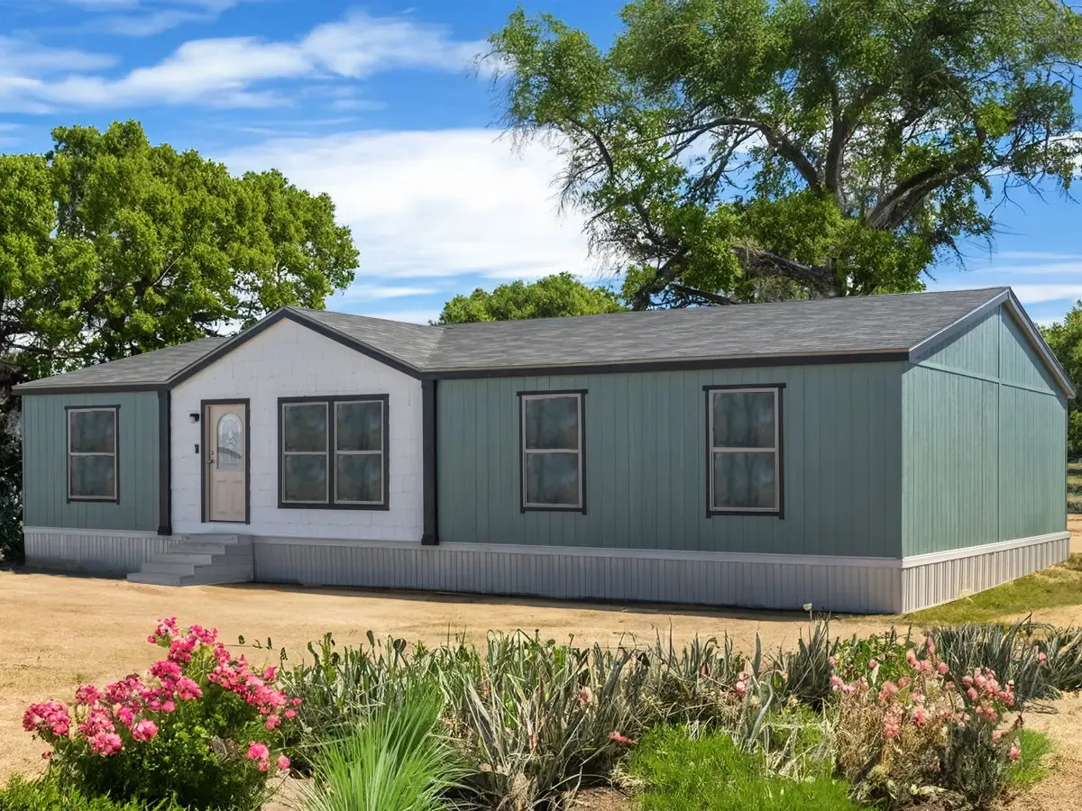 32' x 56' 42B - New Start Homes- BOYL: El Paso, Texas - New Start Homes