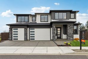 8303 NE 174TH AVE (Laurelhurst)