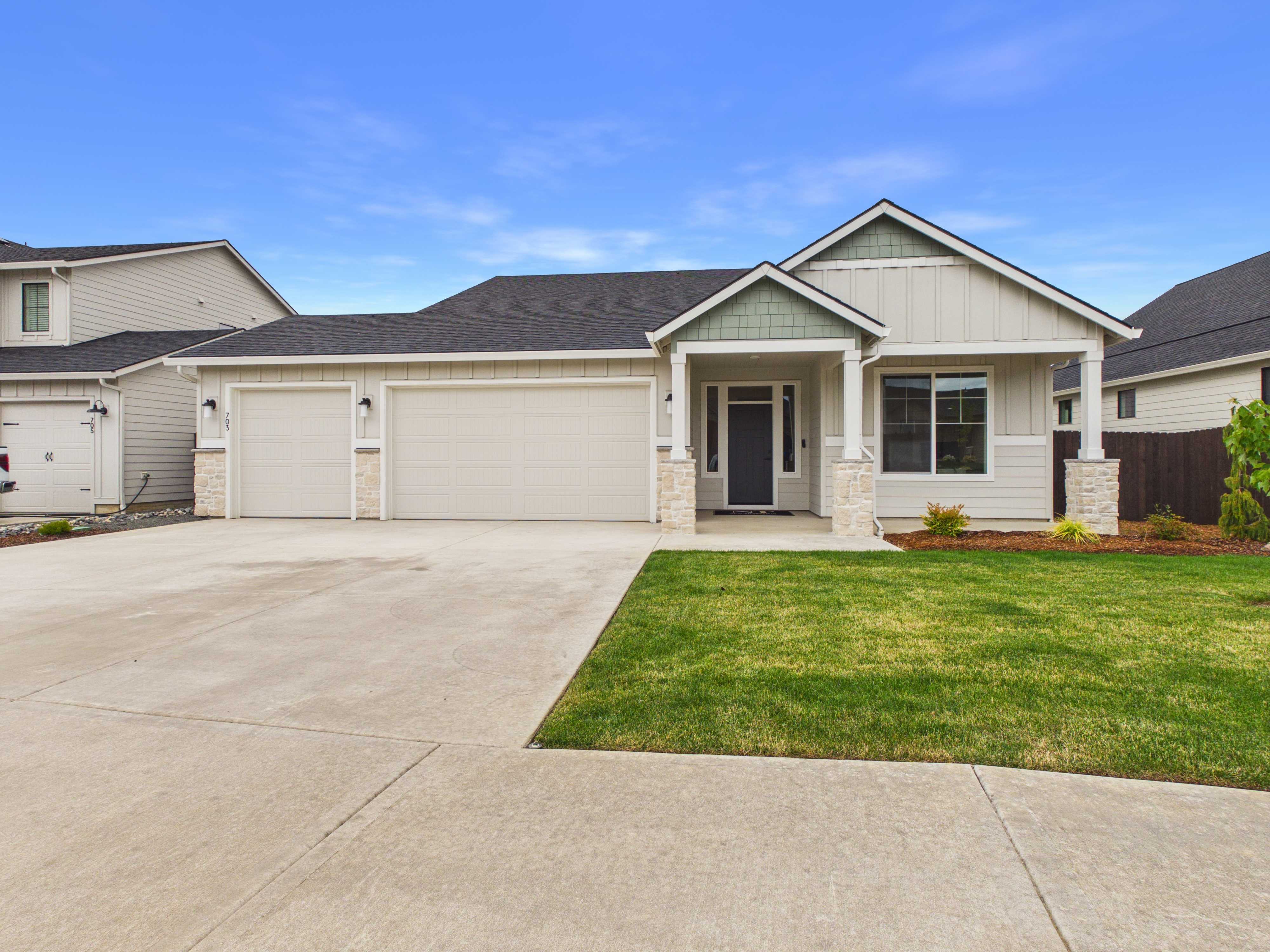 Baker - Grand Prairie Estates: Winlock, Washington - New Tradition Homes