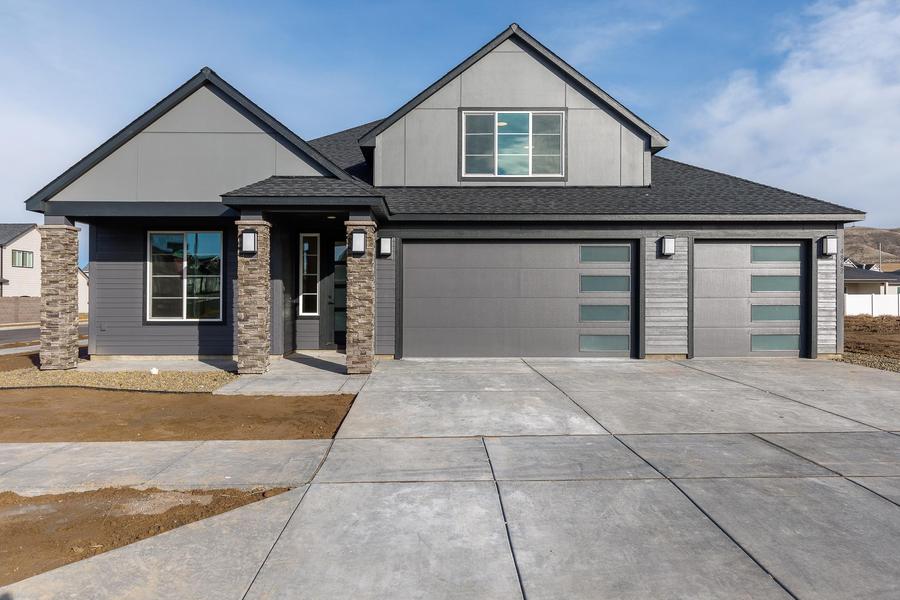 4862 Harlan Ct by New Tradition Homes in Richland WA