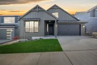 Cherry Grove Lane por New Tradition Homes en Richland Washington