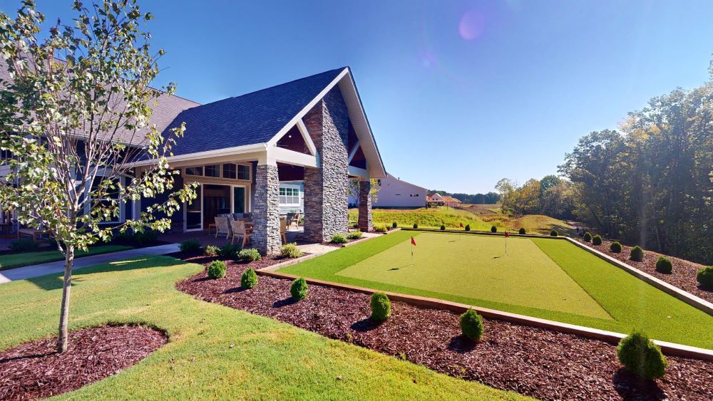 Clubhouse Putting Green